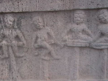 GAMES AND AMUSEMENTS IN THE VIJAYANAGARA TEMPLE ART 